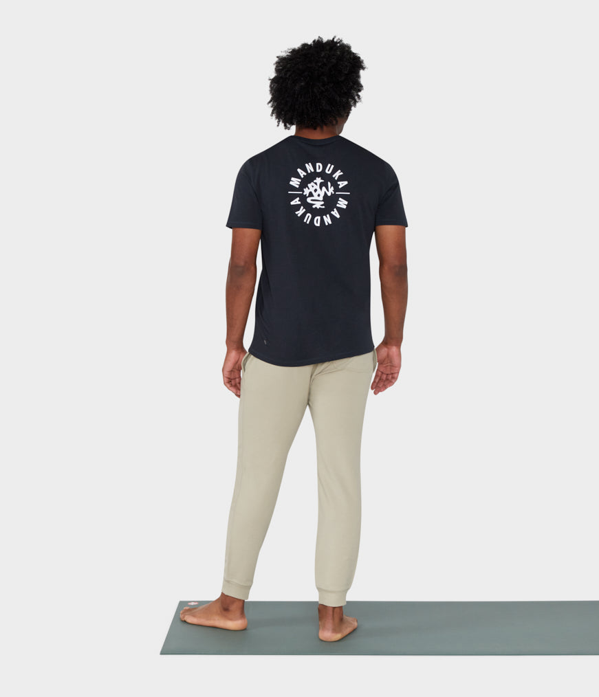 manduka-circle-black